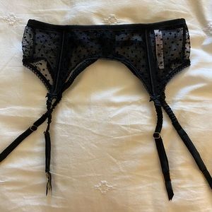 Size XS Victorias Secret Black Lace Garter Belt Like New